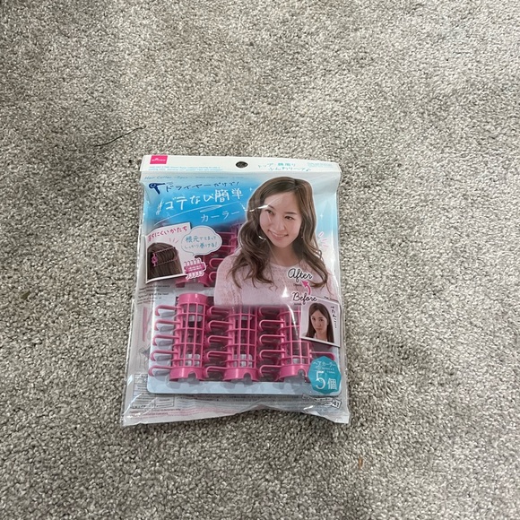 Shea Moisture Hair Kit & Root Volumizing Curlers - Picture 2 of 4